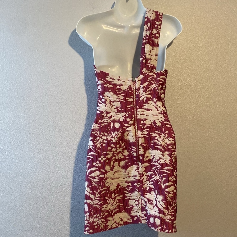ALEXIS
Livie Asymmetric Floral Jacquard Mini Sheath Dress - Picture 4 of 7